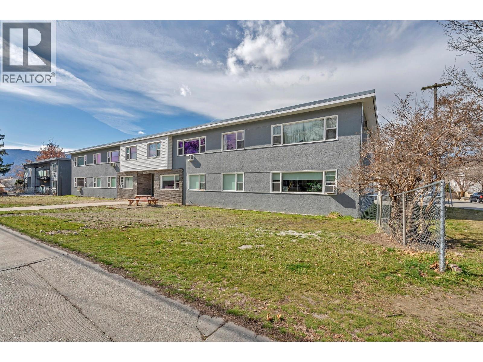 909 Fairview Road