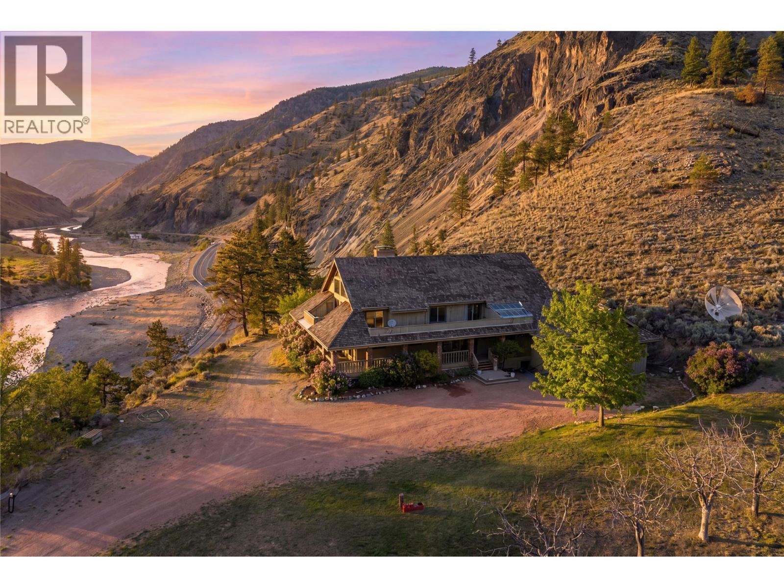 8609 Highway 8