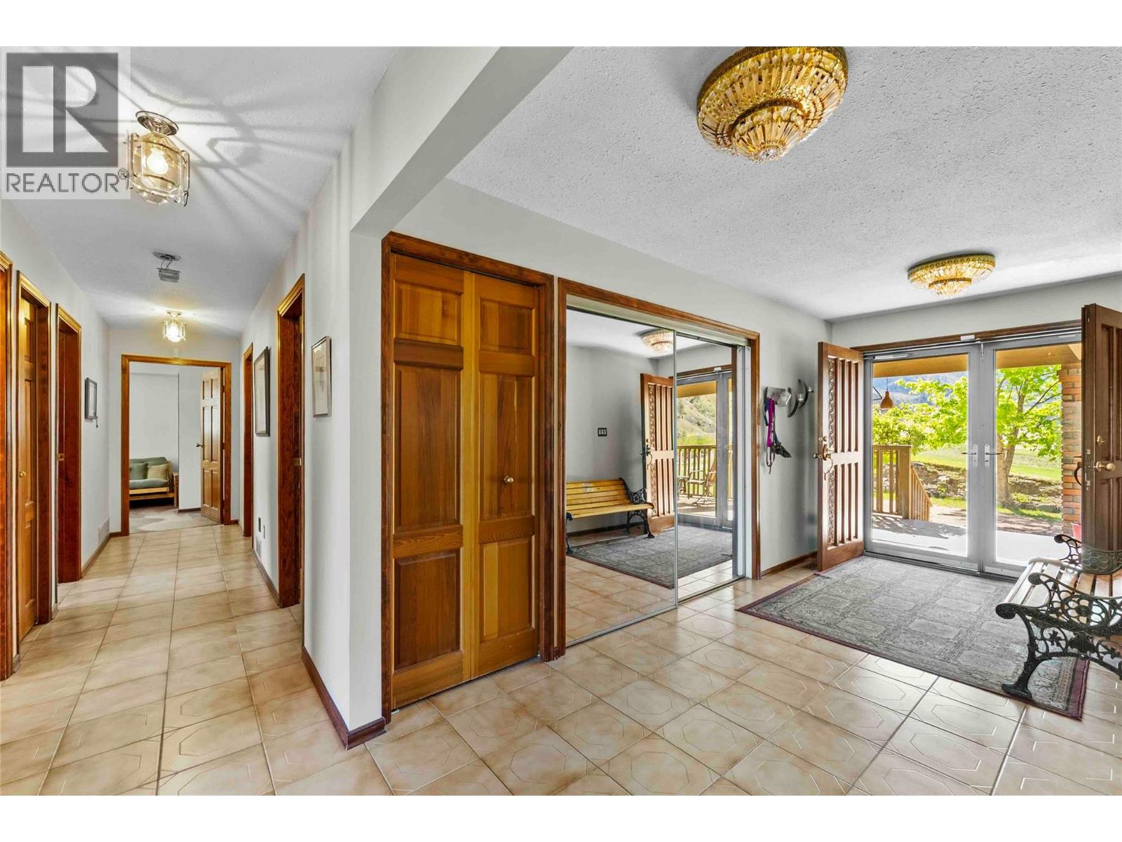 8609 Highway 8 Property Photo 8