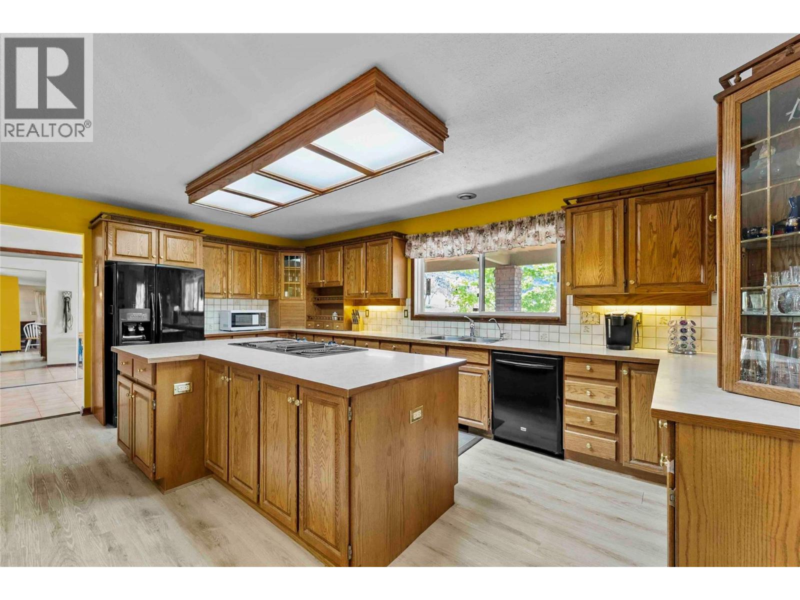 8609 Highway 8 Property Photo 9