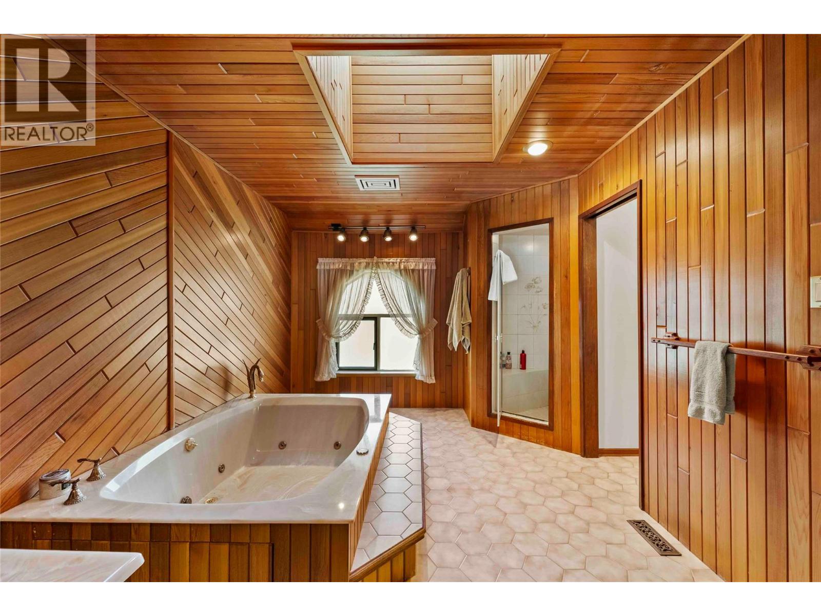8609 Highway 8 Property Photo 15