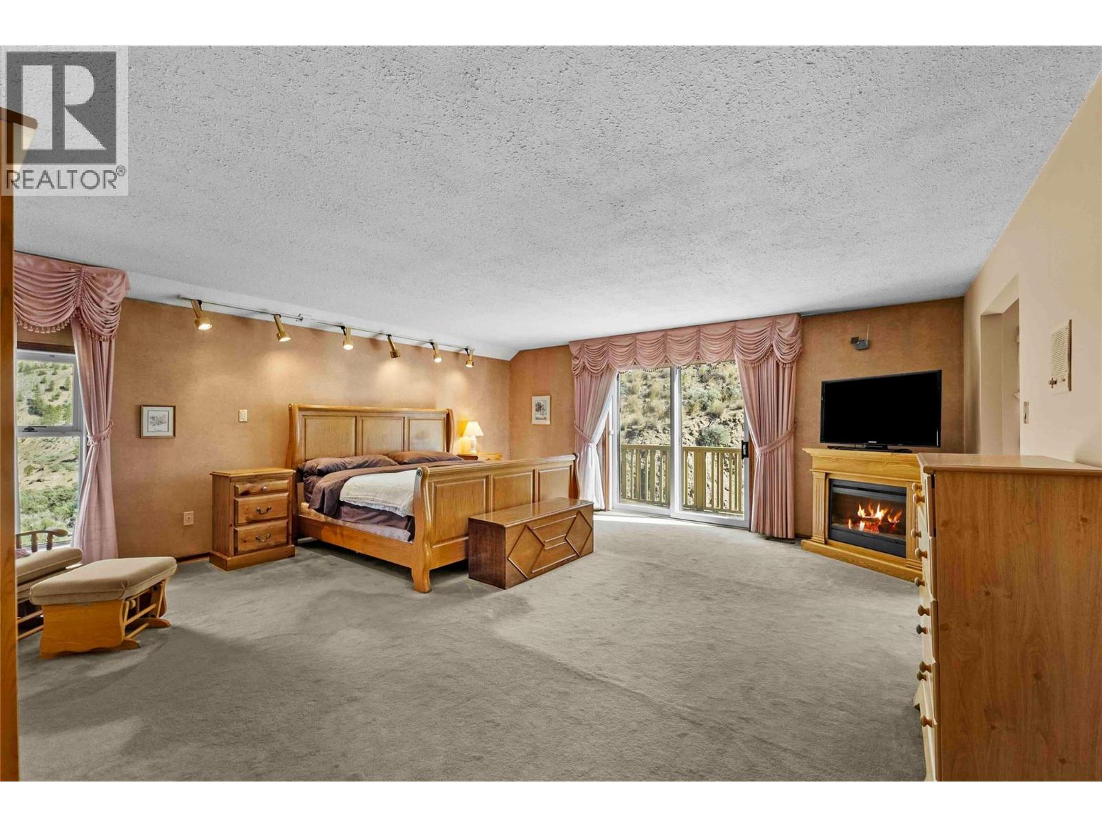 8609 Highway 8 Property Photo 17
