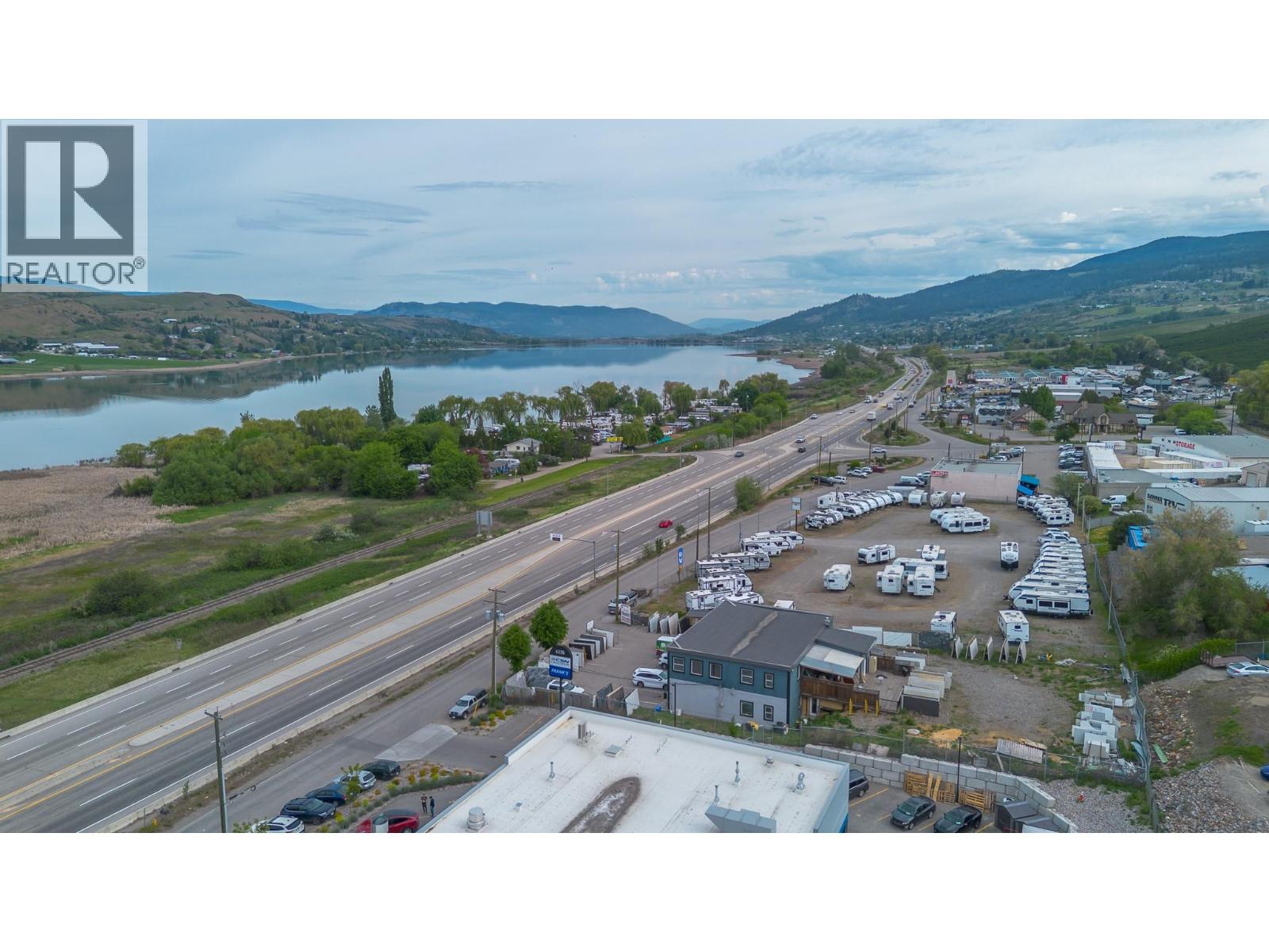 6245 97 Highway Property Photo 3
