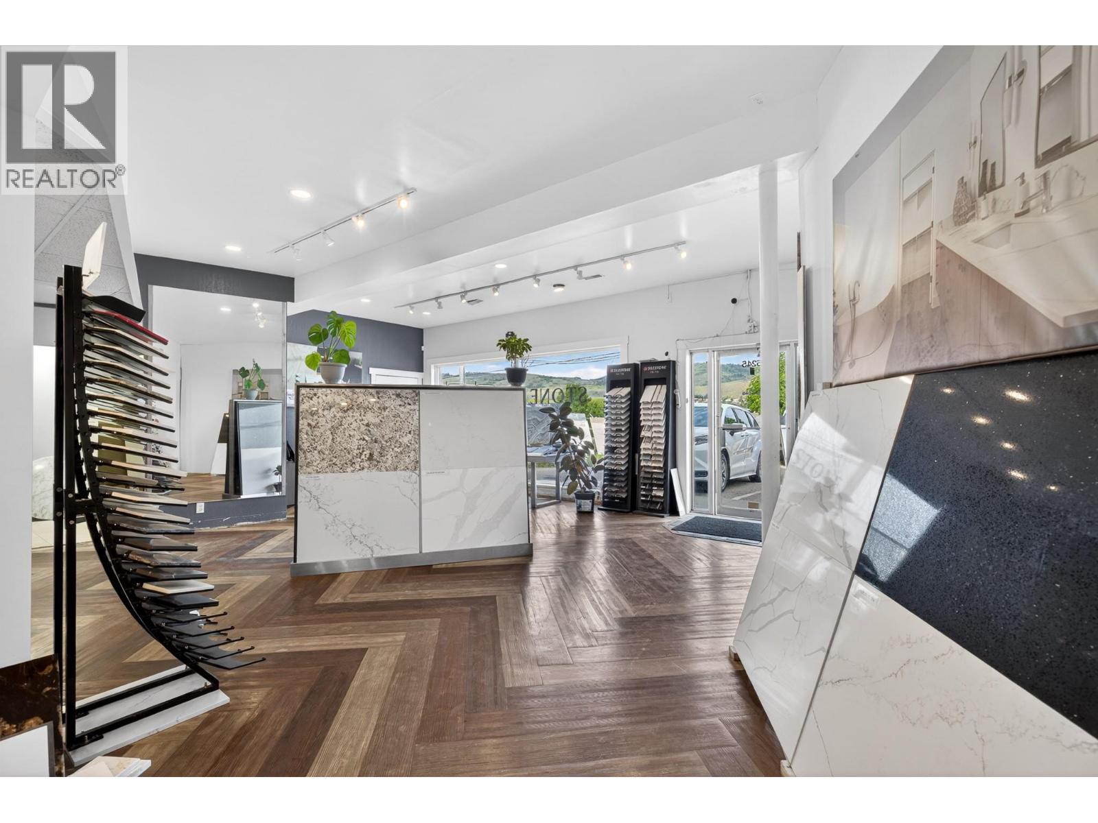 6245 97 Highway Property Photo 12