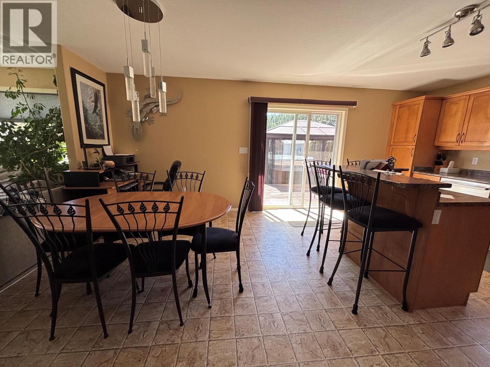 3230 Beadman Road Property Photo 8