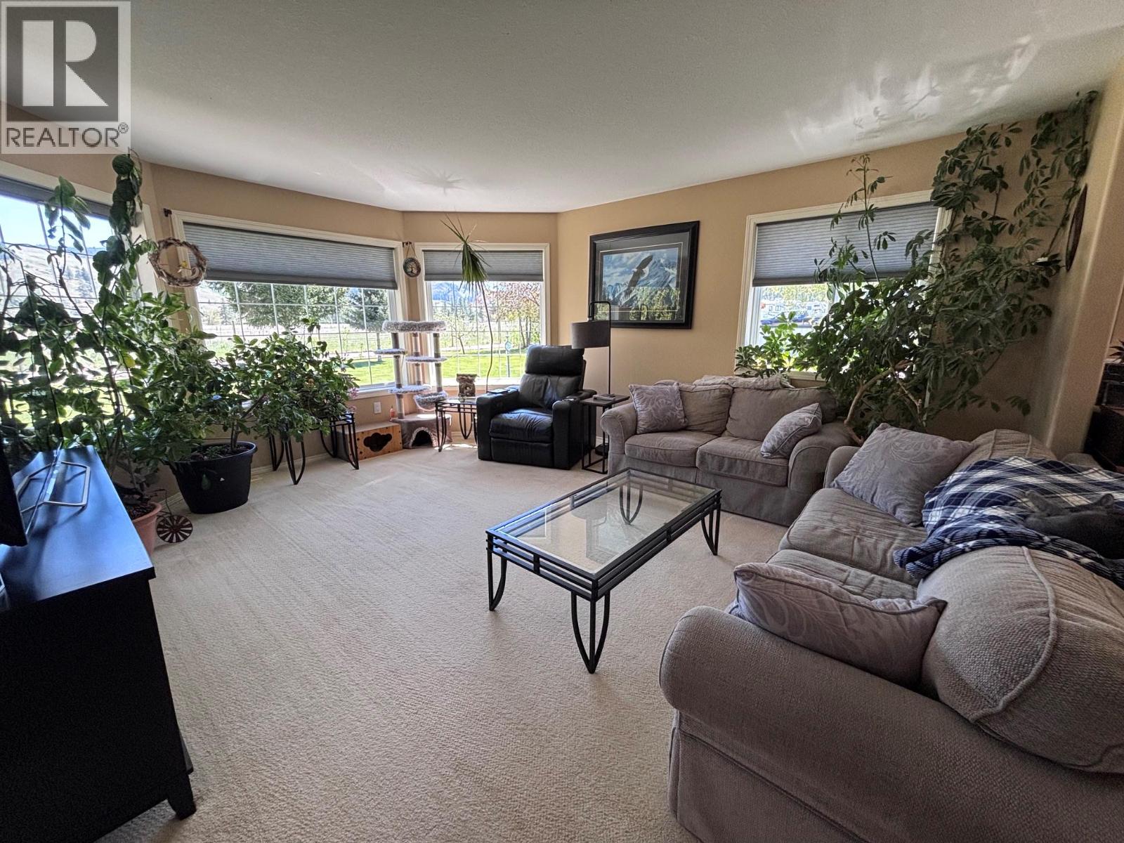 3230 Beadman Road Property Photo 9