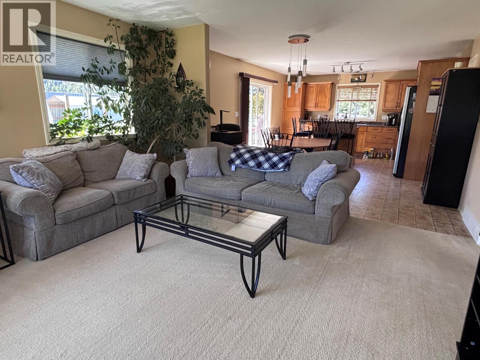 3230 Beadman Road Property Photo 10
