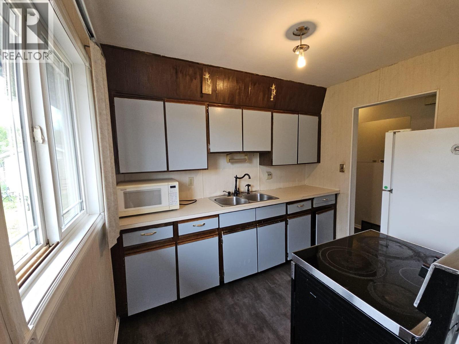 4756 Wabi Crescent Property Photo 4