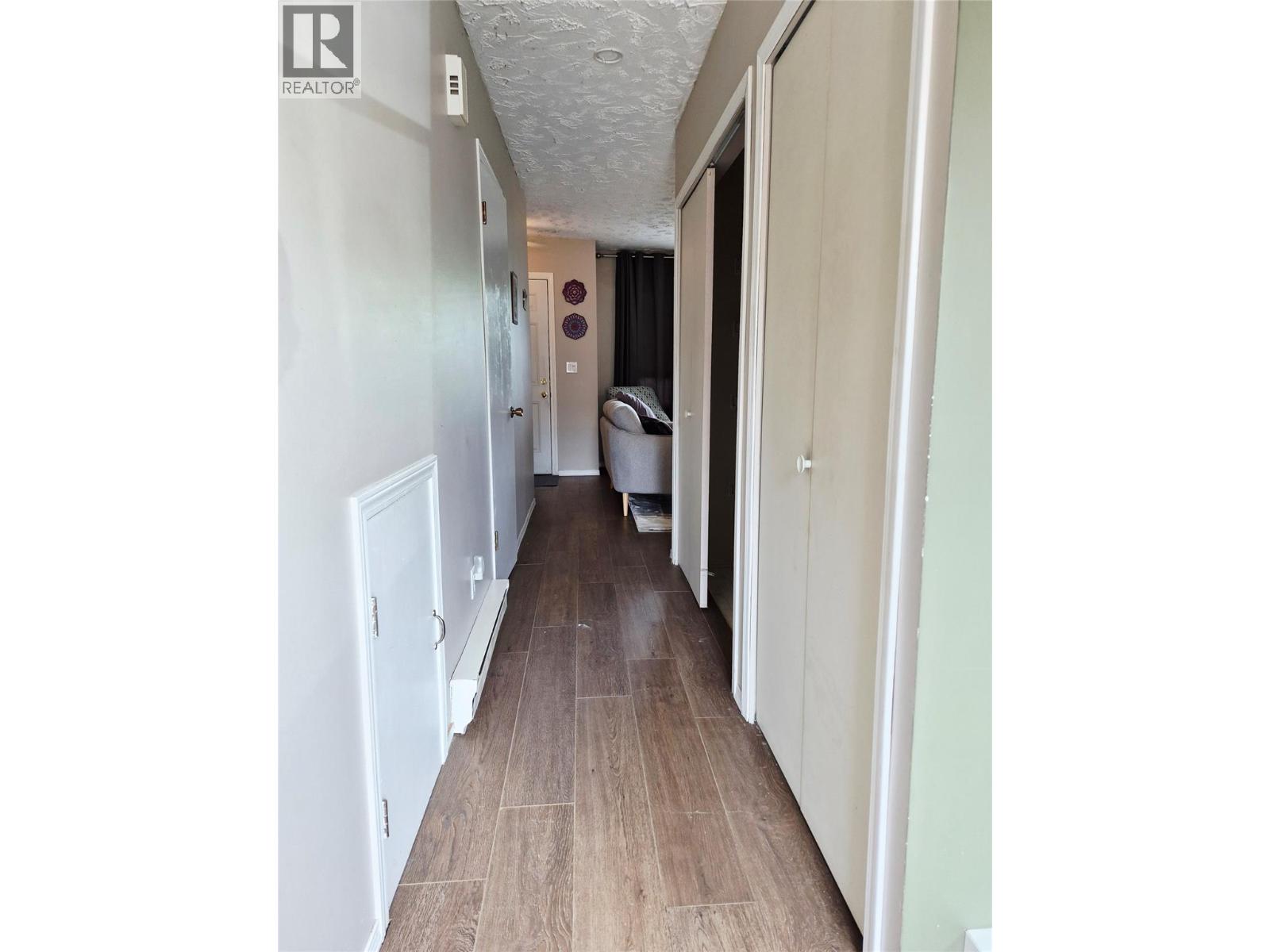4102 24 Avenue Unit# 2 Property Photo 4
