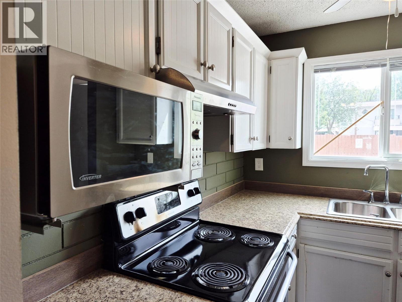 4102 24 Avenue Unit# 2 Property Photo 8
