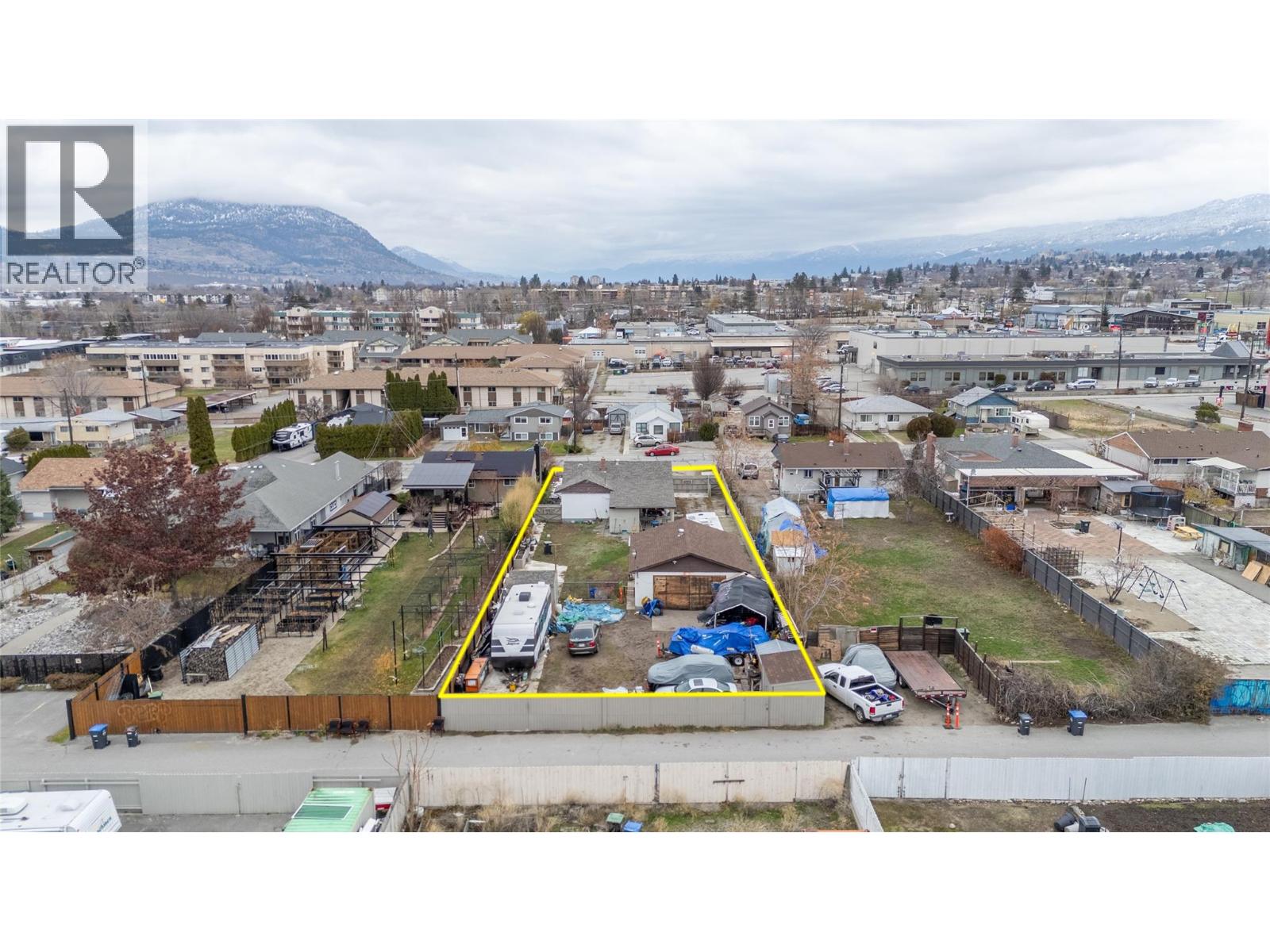 52 Okanagan Avenue W Property Photo 2