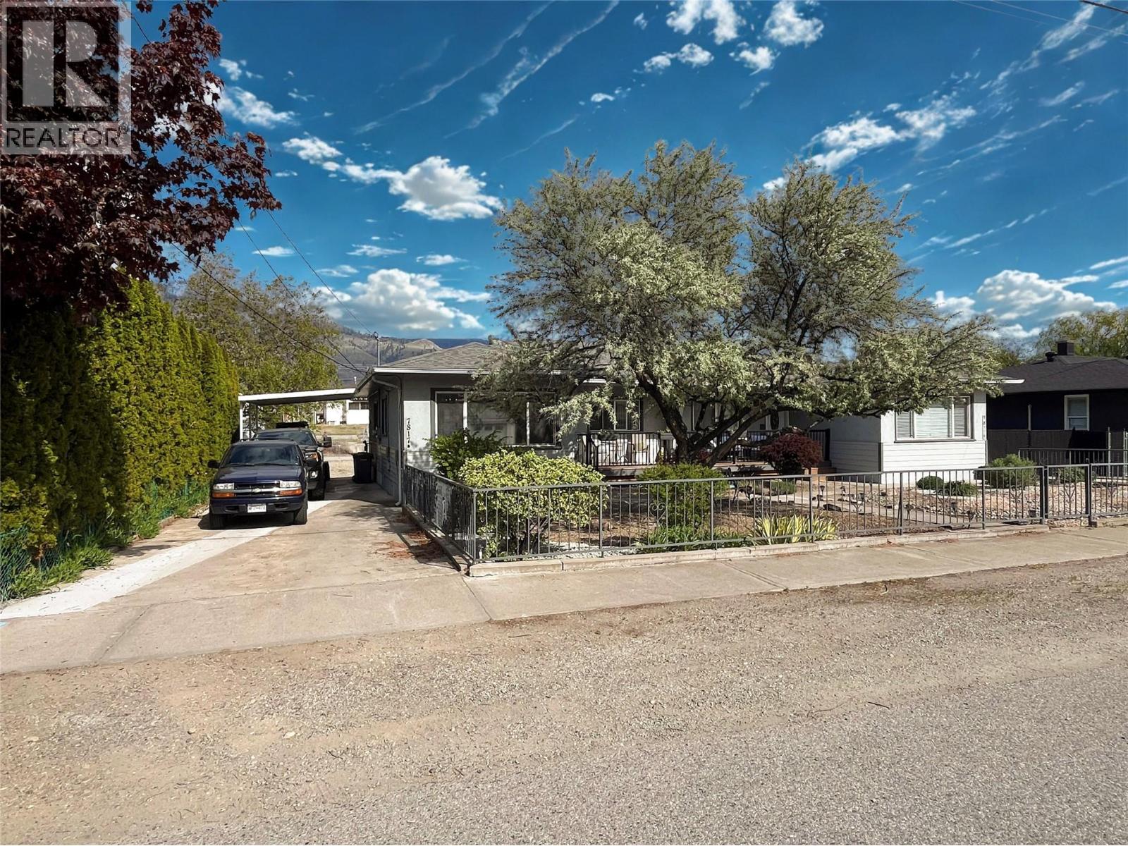 7817 89th Street Property Photo 3