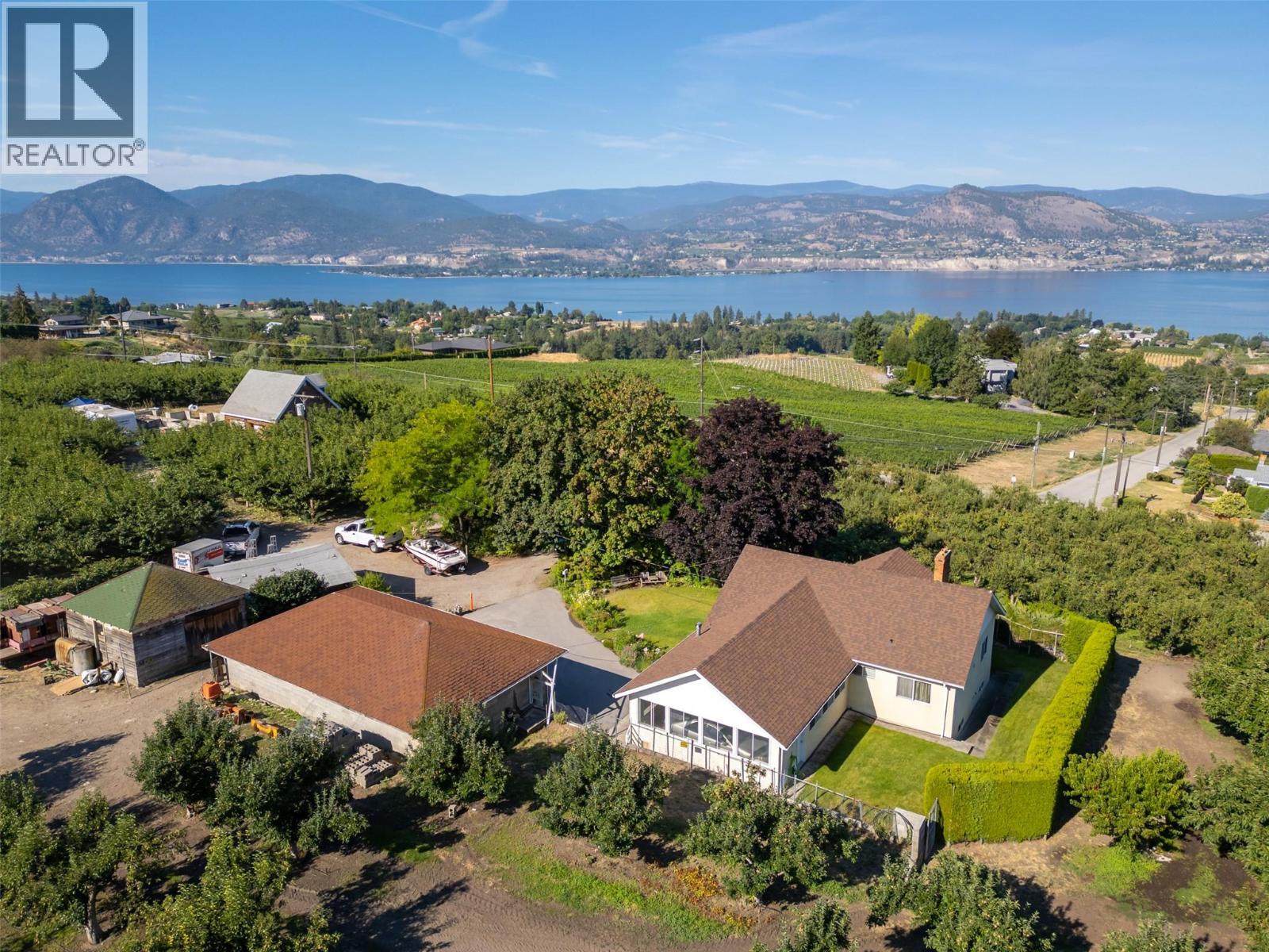 3910 North Naramata Road Property Photo 1