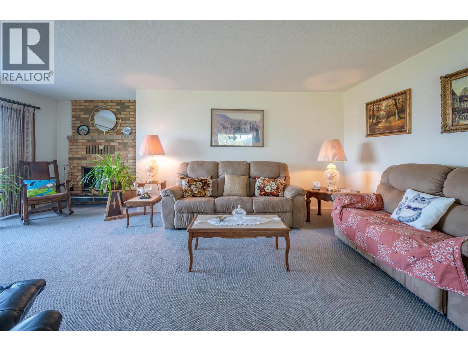 3910 North Naramata Road Property Photo 8