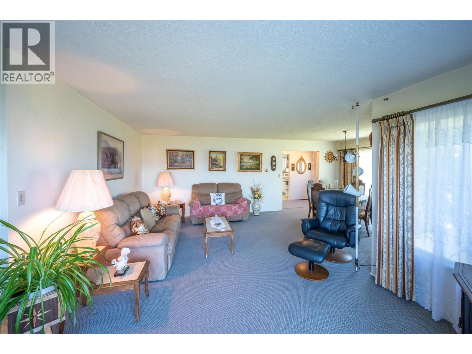 3910 North Naramata Road Property Photo 13