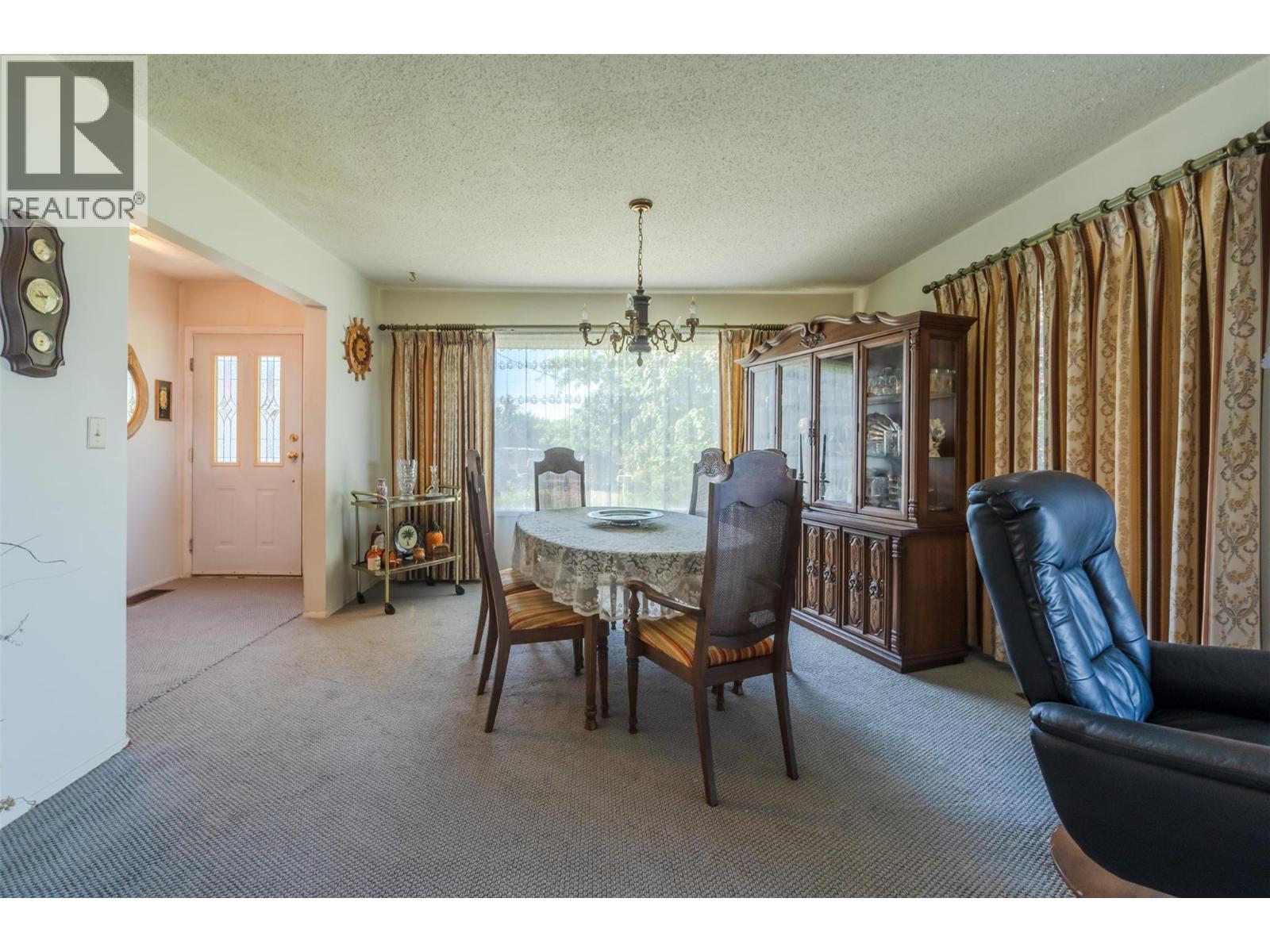 3910 North Naramata Road Property Photo 14