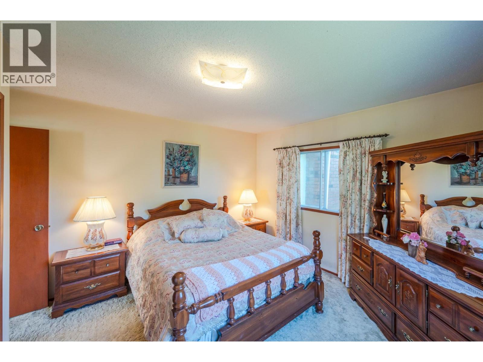3910 North Naramata Road Property Photo 17