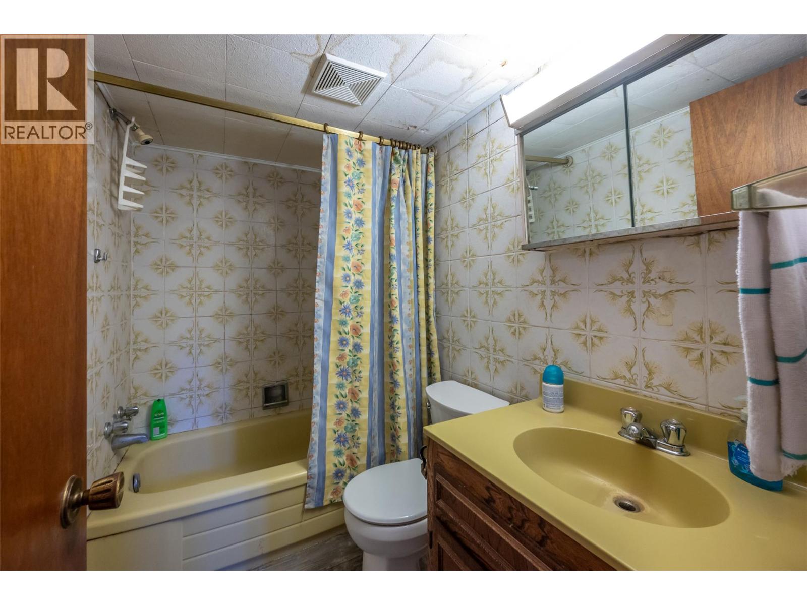 3910 North Naramata Road Property Photo 24