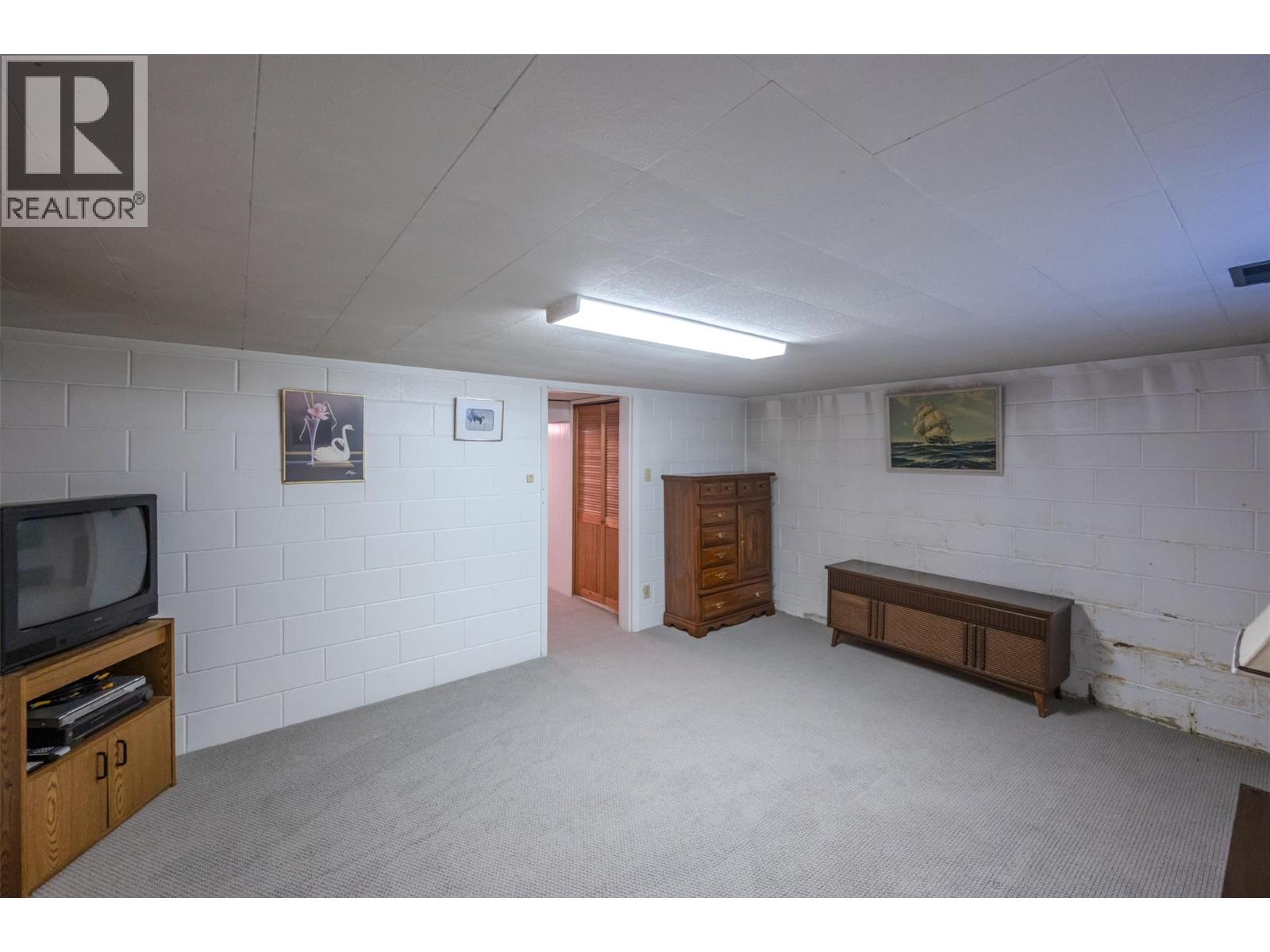 3910 North Naramata Road Property Photo 30