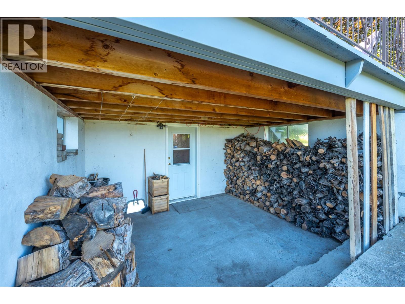 3910 North Naramata Road Property Photo 31