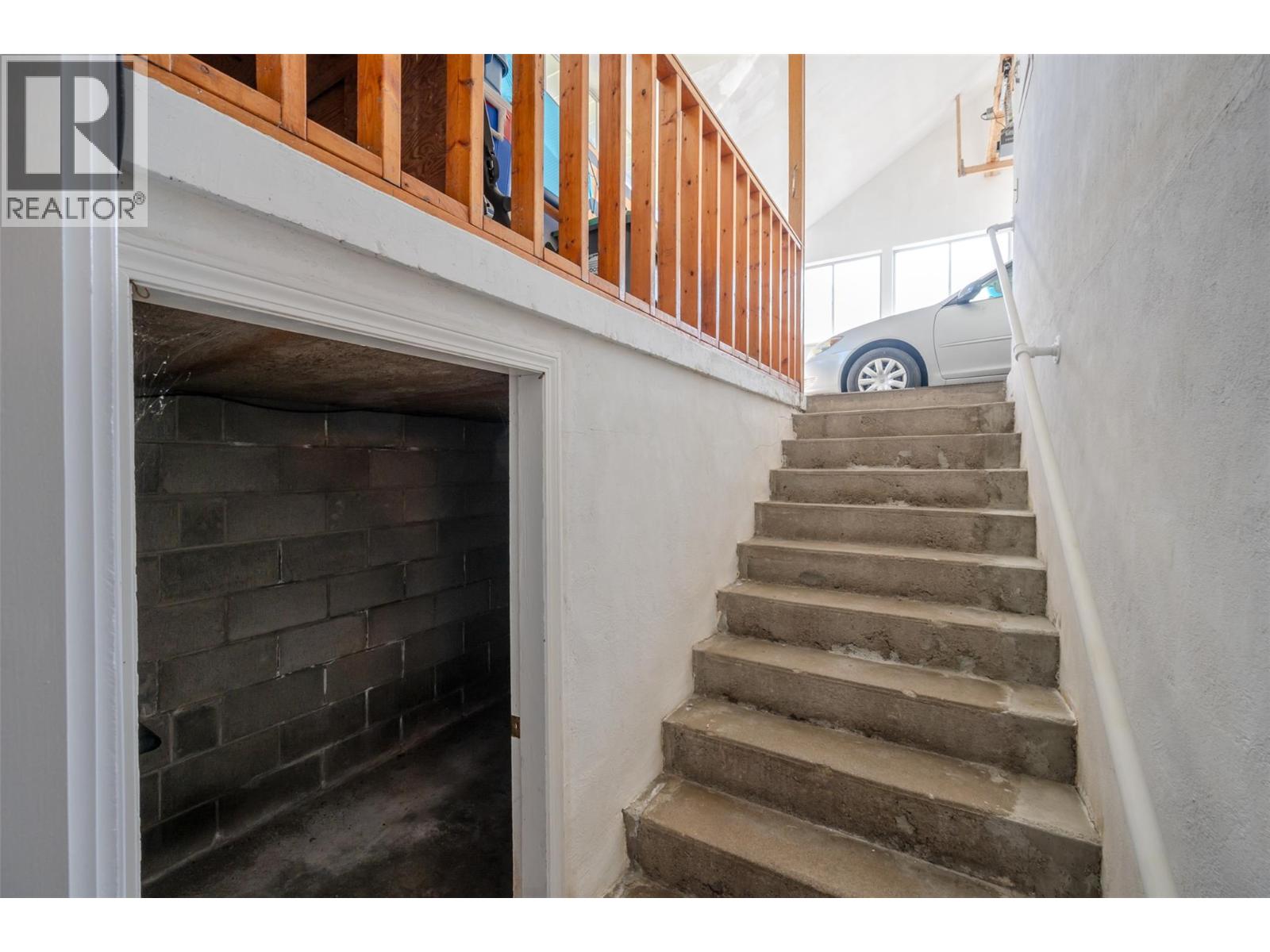 3910 North Naramata Road Property Photo 32