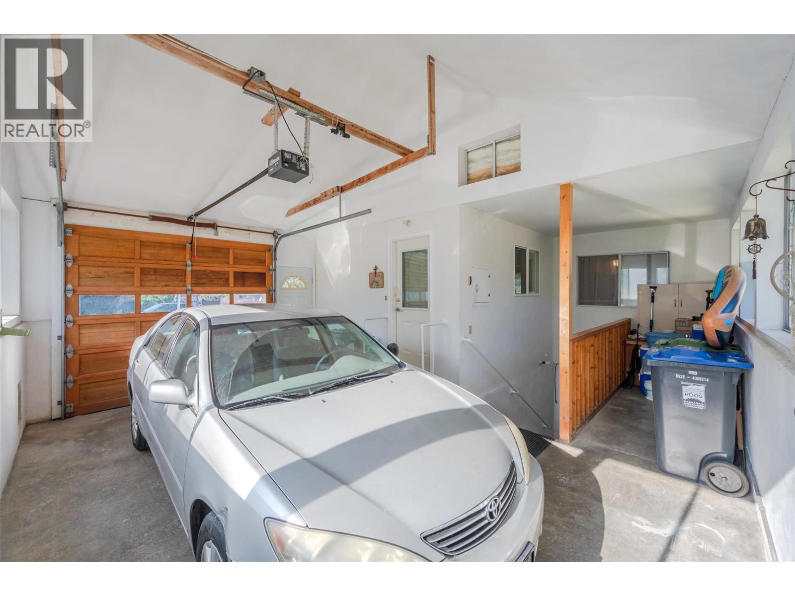 3910 North Naramata Road Property Photo 33