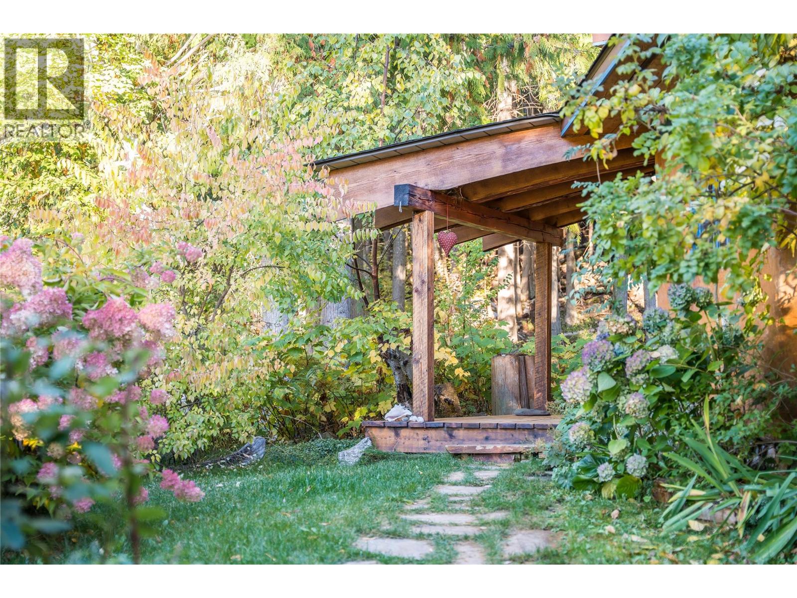 2129 Svoboda Road Property Photo 10