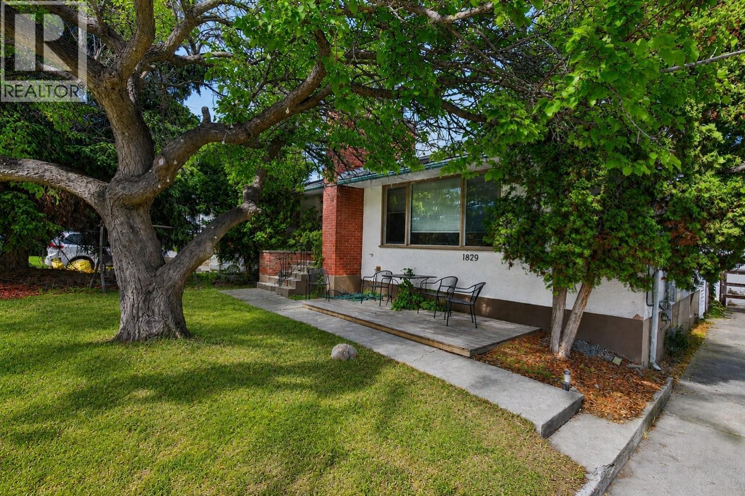 1829 Abbott Street Property Photo 4