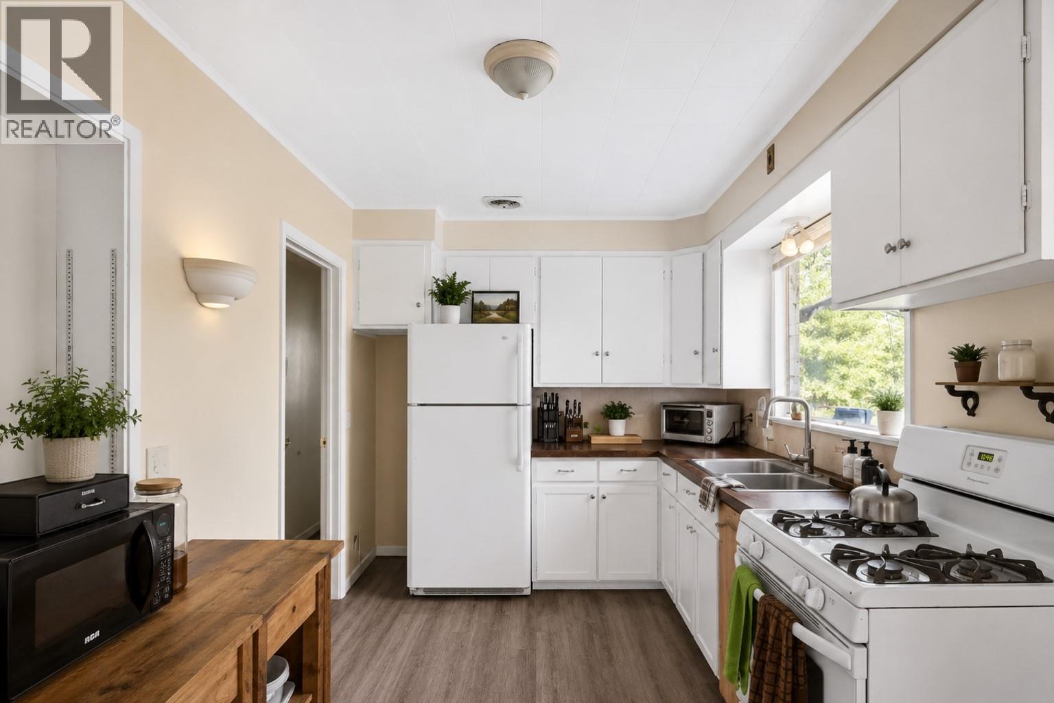 1829 Abbott Street Property Photo 7