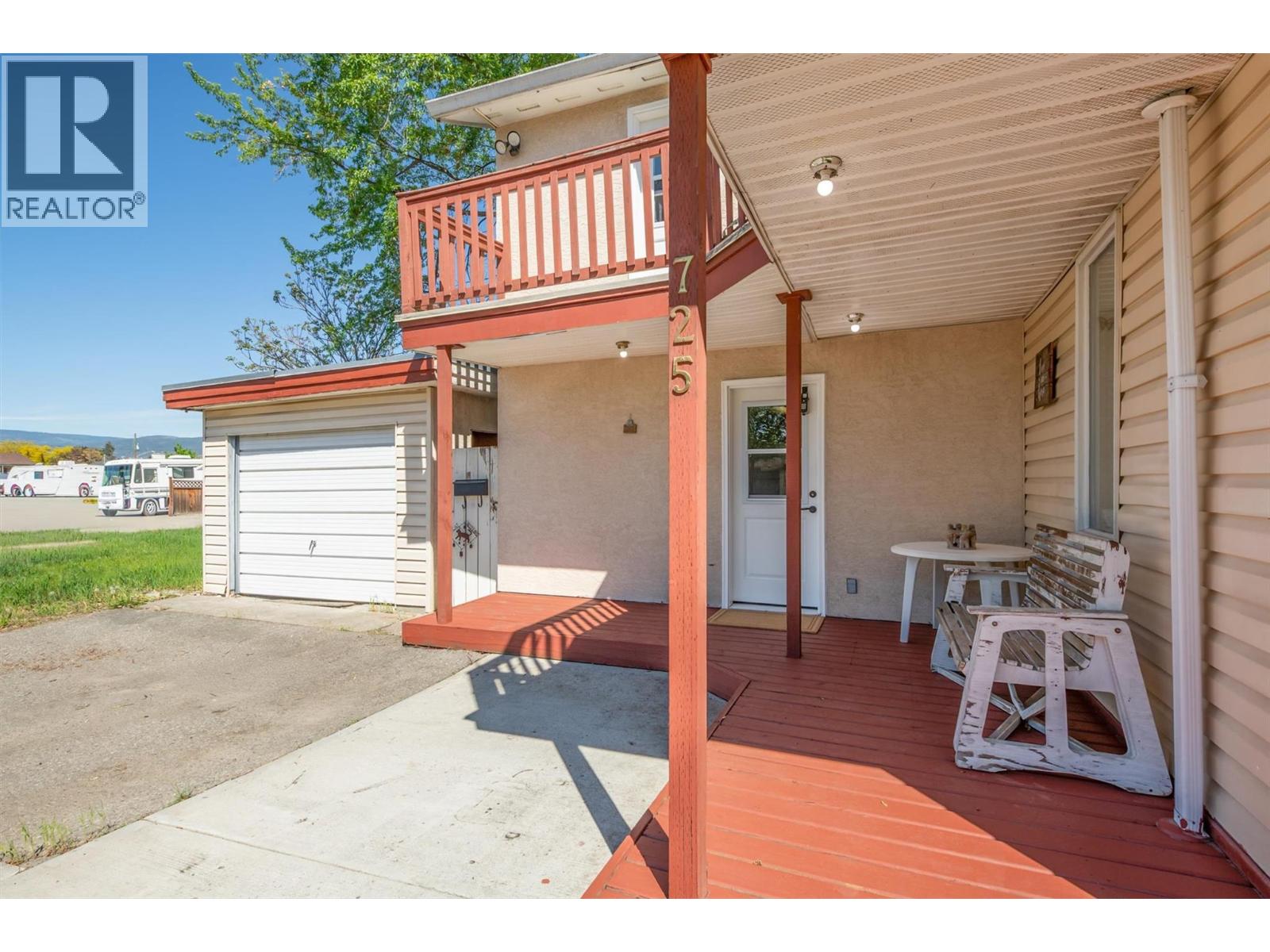 725 Fraser Road Property Photo 4