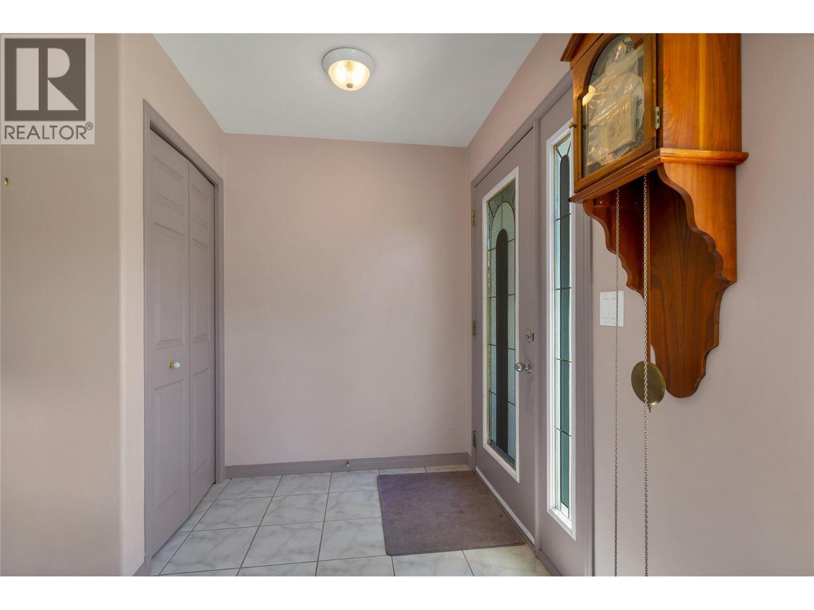 35 Peregrine Way Property Photo 6
