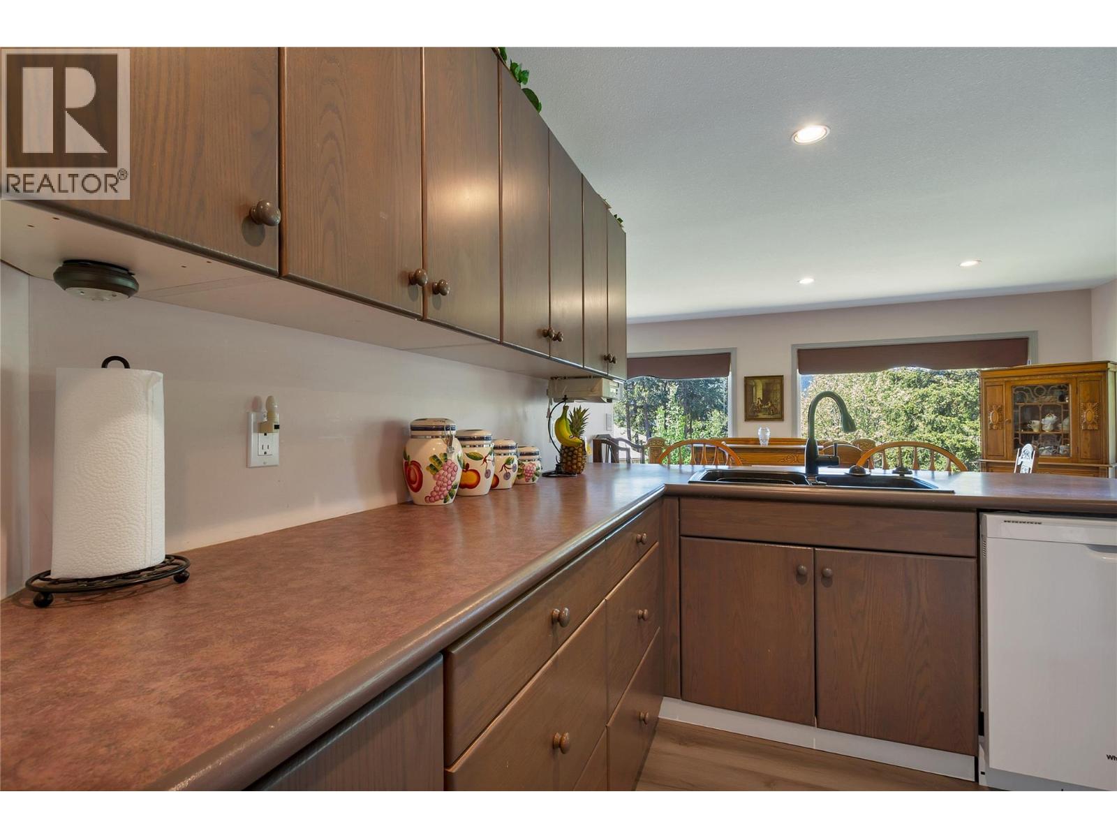 35 Peregrine Way Property Photo 14