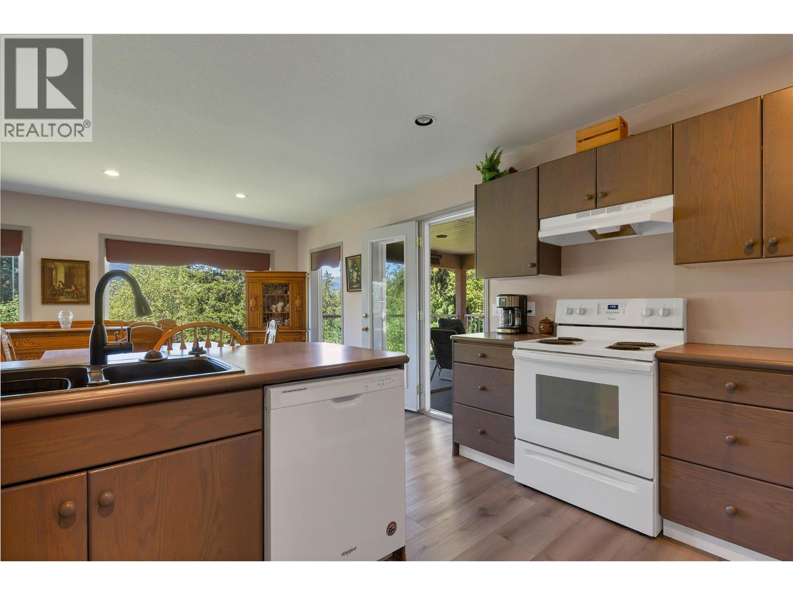 35 Peregrine Way Property Photo 15