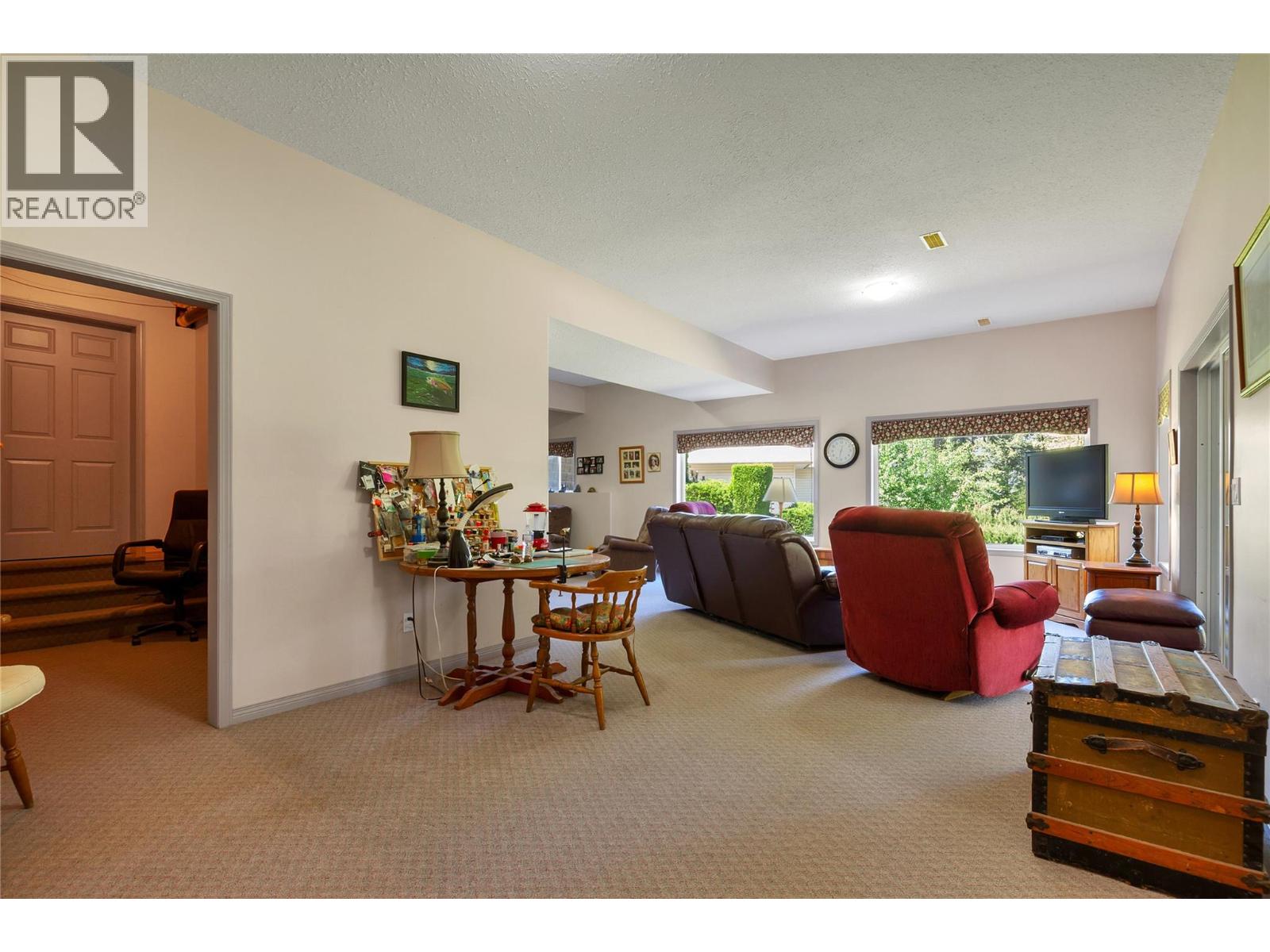 35 Peregrine Way Property Photo 36