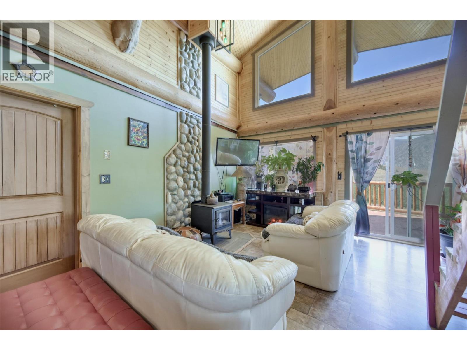 150 Nighthawk Road Property Photo 13