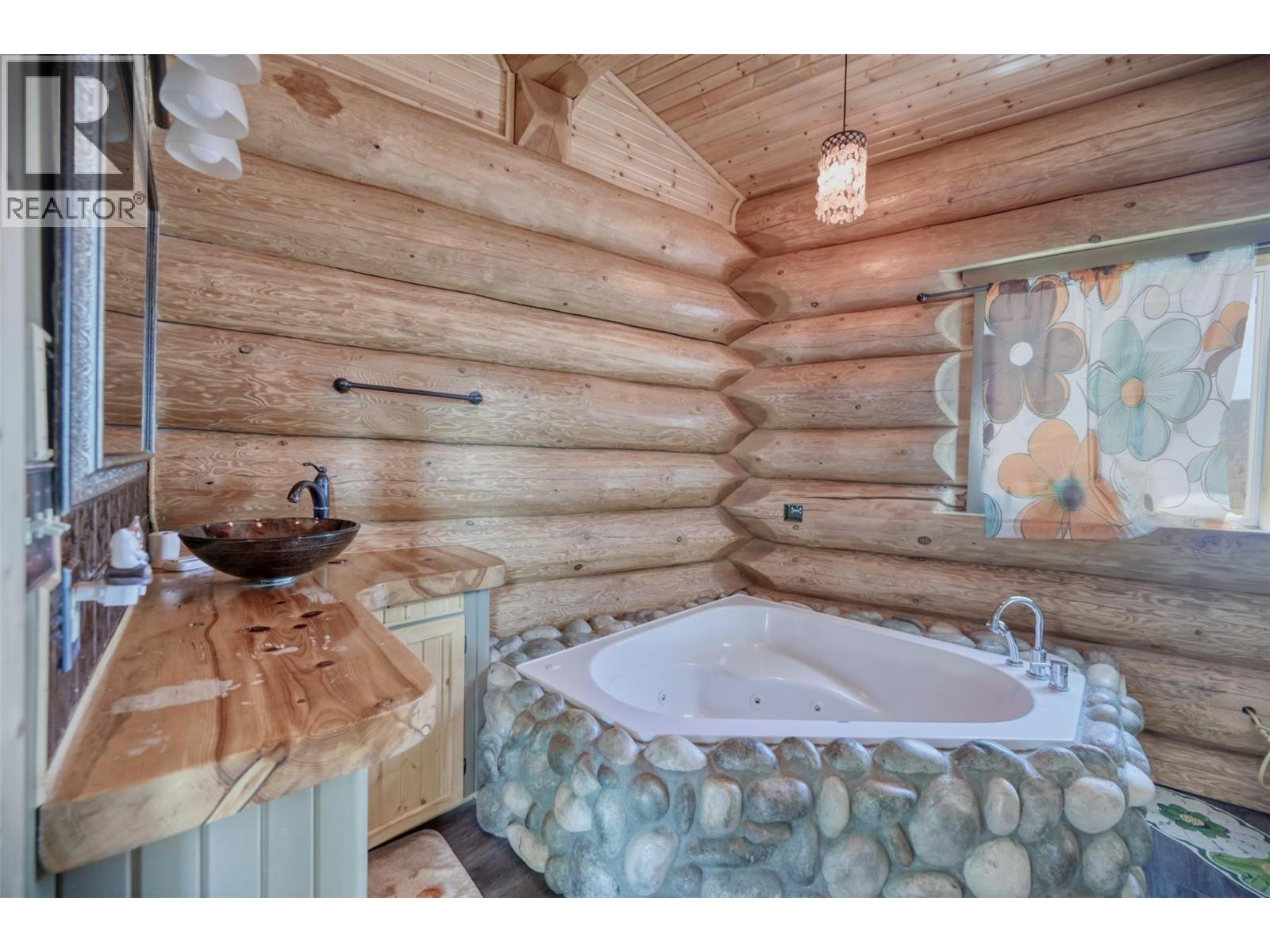 150 Nighthawk Road Property Photo 16