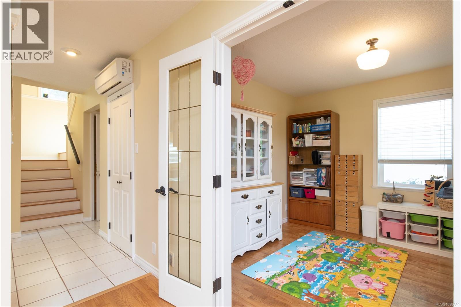2956 Ridgeway Rd Property Photo 9