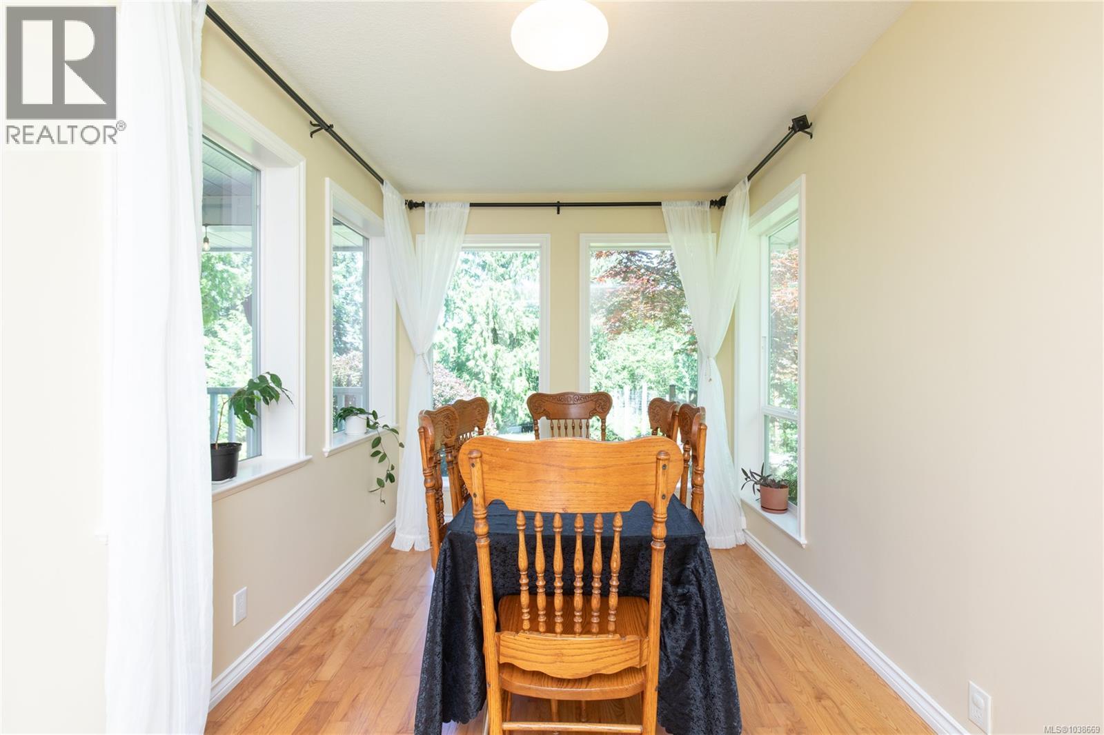 2956 Ridgeway Rd Property Photo 11