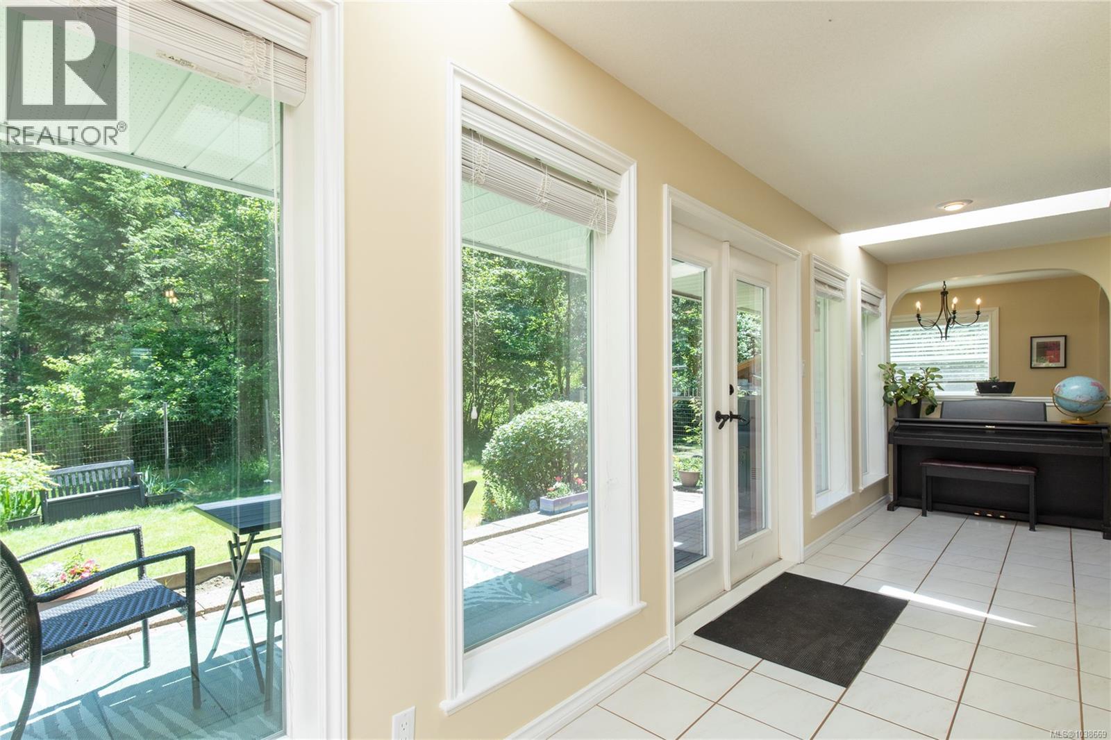 2956 Ridgeway Rd Property Photo 13