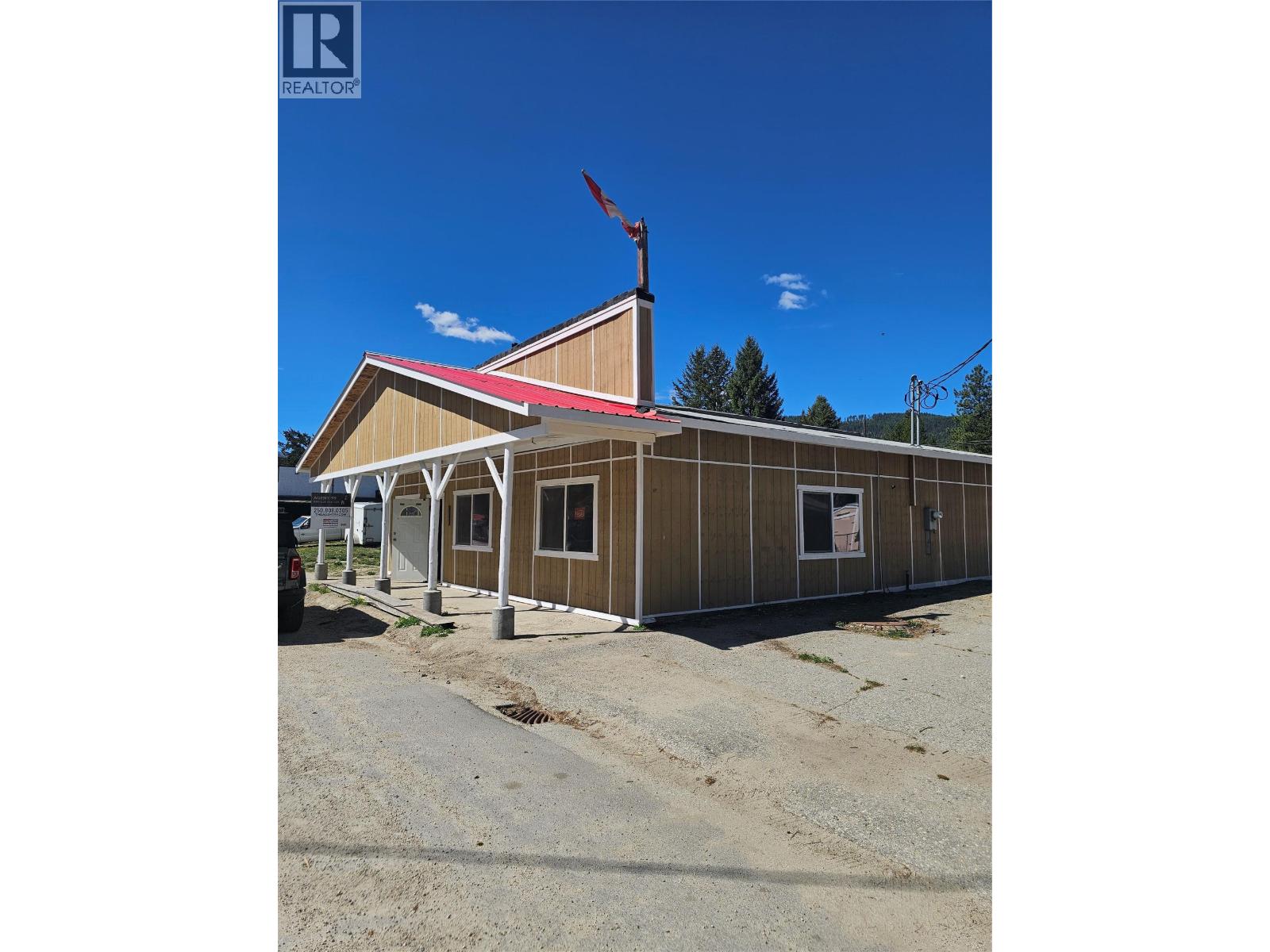 5851 33 Highway Property Photo 1
