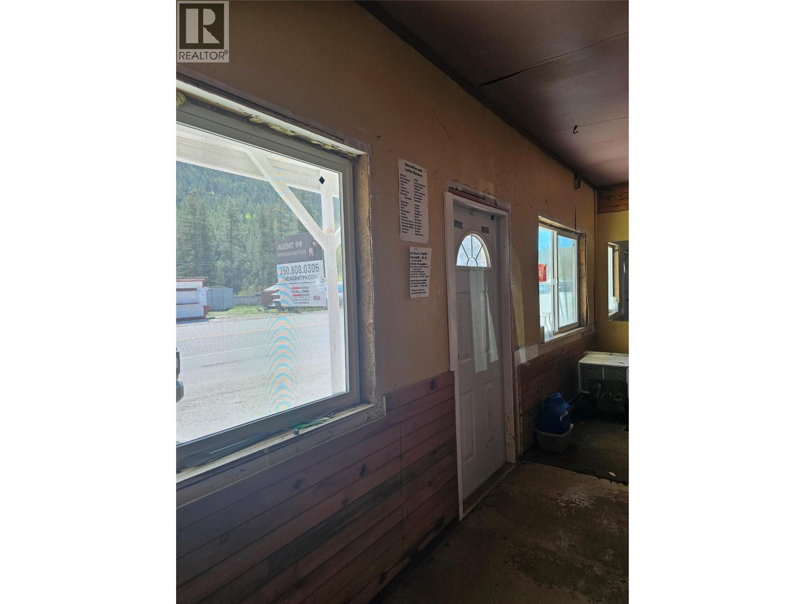 5851 33 Highway Property Photo 7