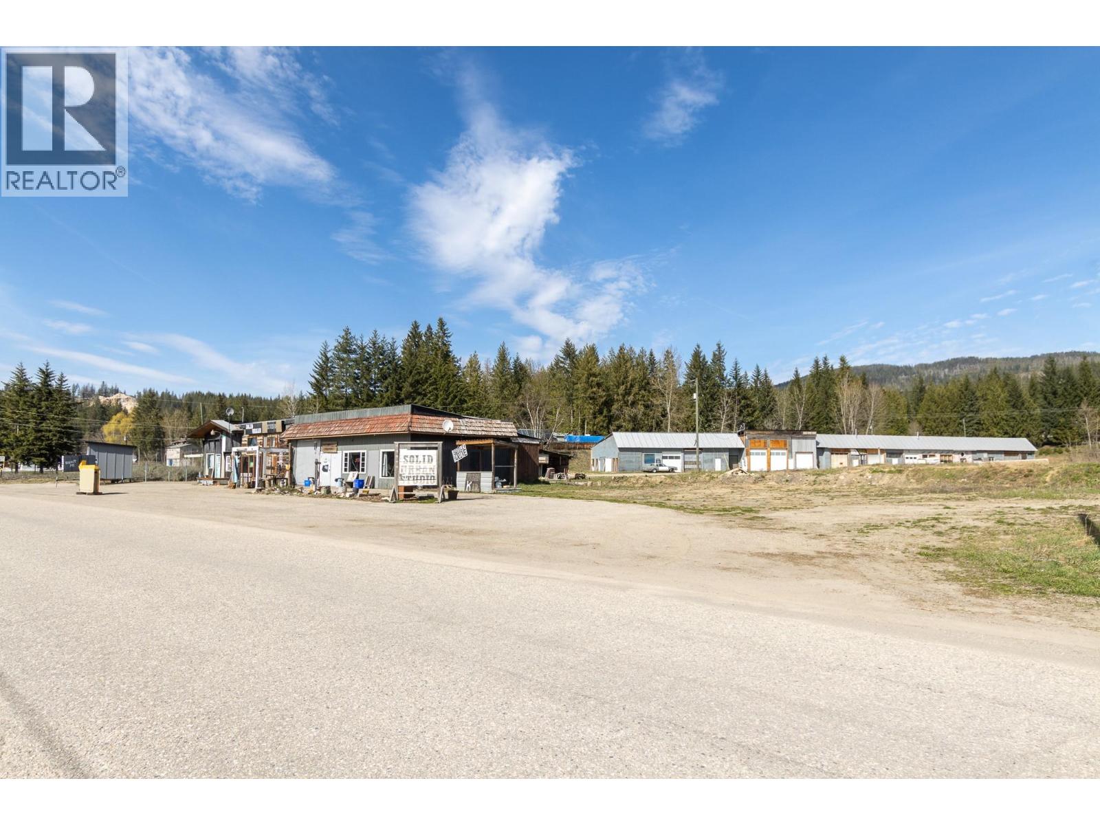 5755 Mellor Frontage Road Property Photo 3