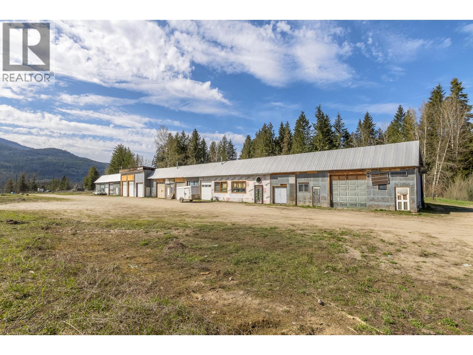 5755 Mellor Frontage Road Property Photo 8