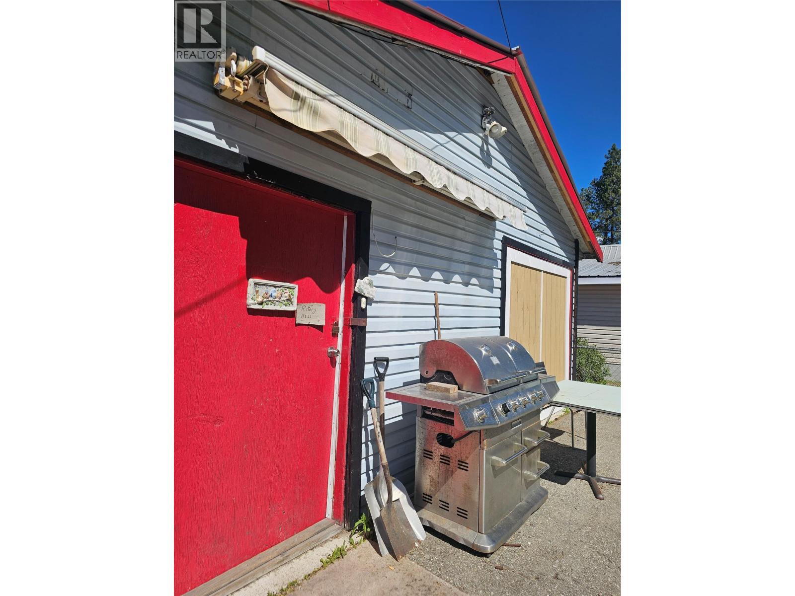 5851 33 Highway Property Photo 19