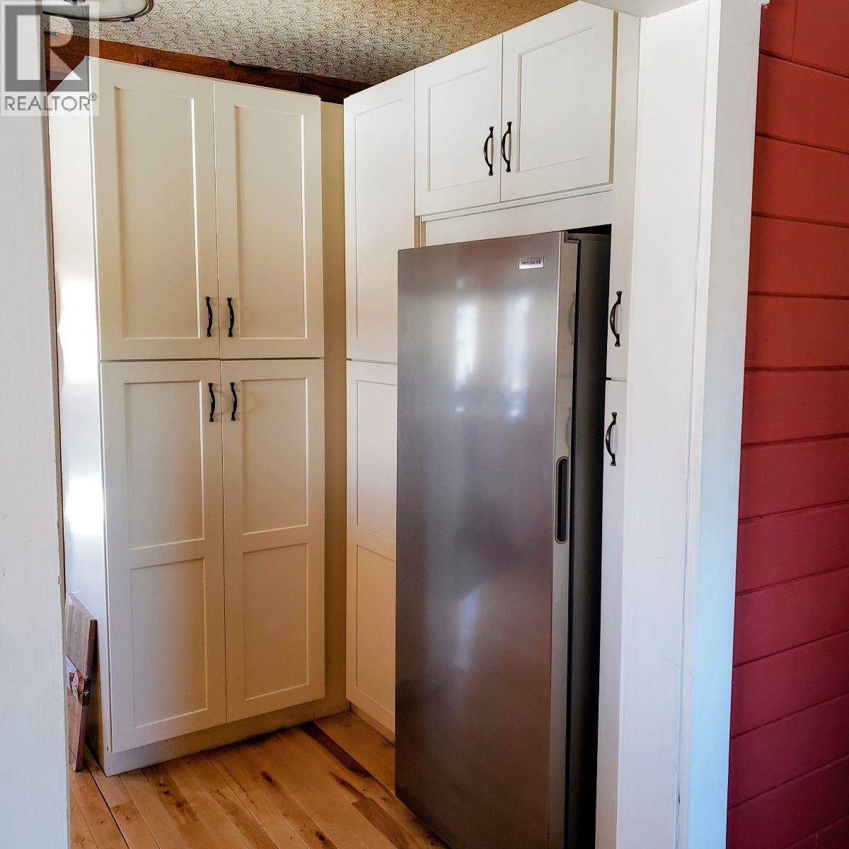 8389 95a Highway Property Photo 4