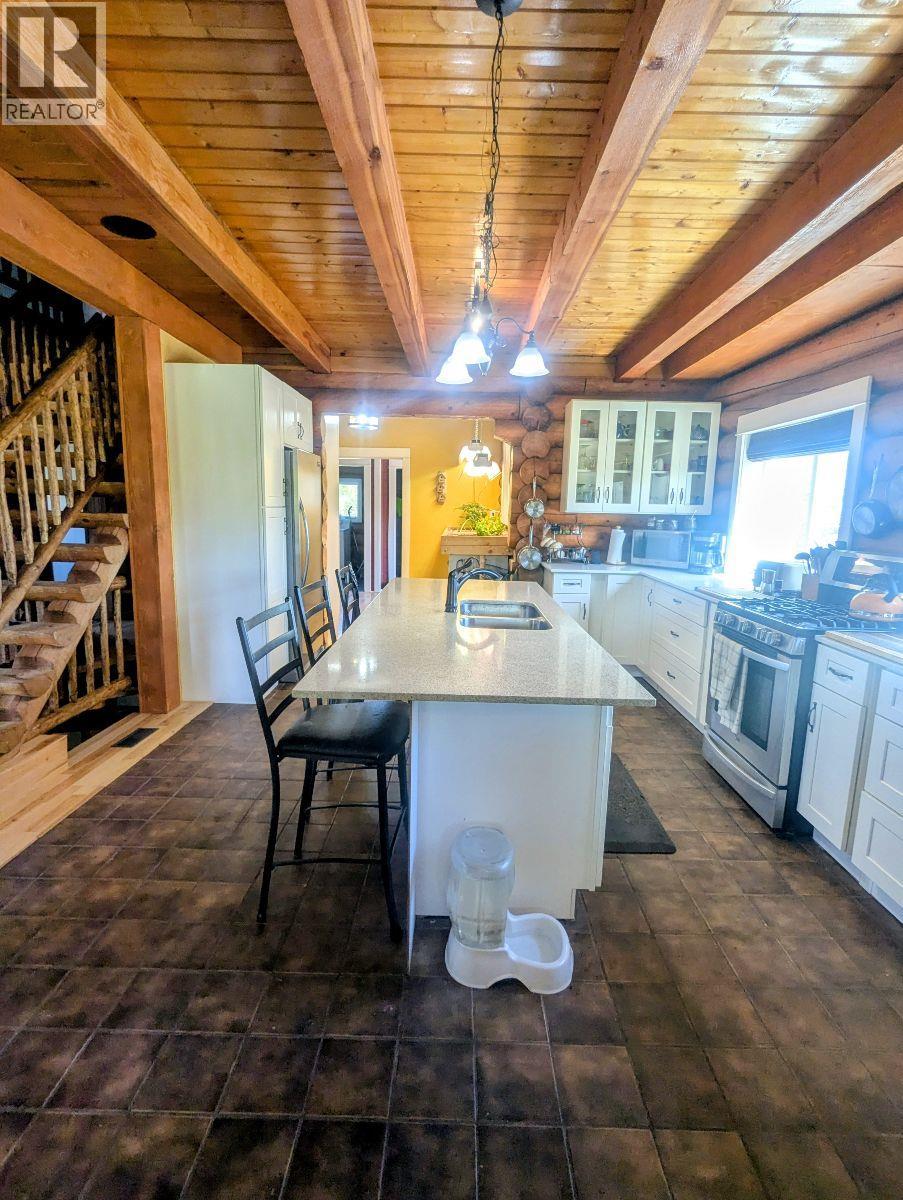 8389 95a Highway Property Photo 7