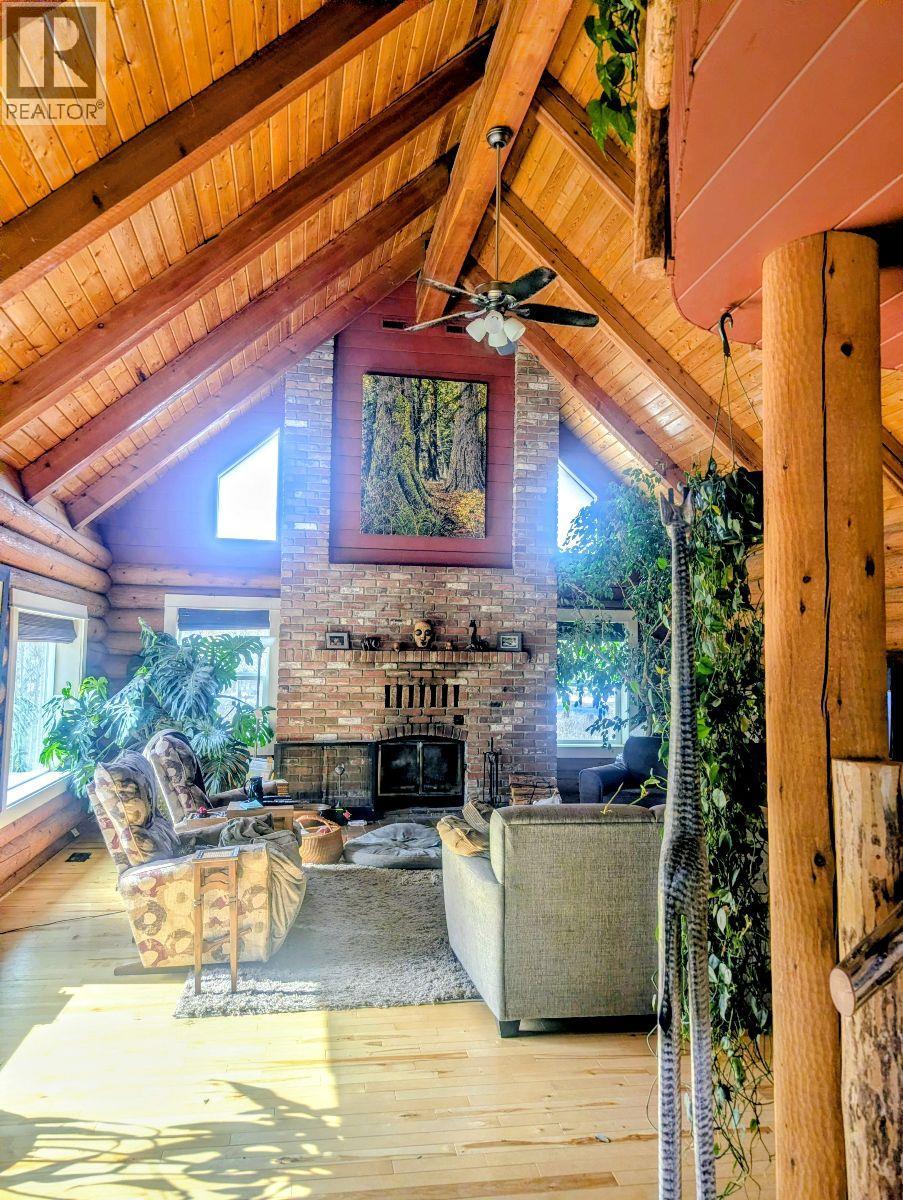 8389 95a Highway Property Photo 10