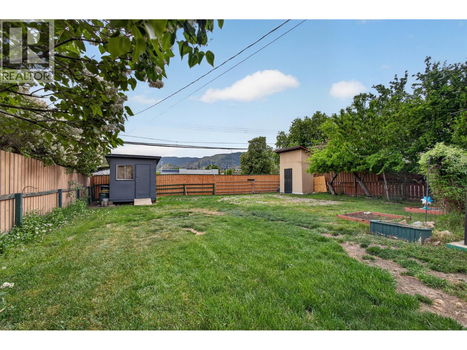 974 Creston Avenue Property Photo 21