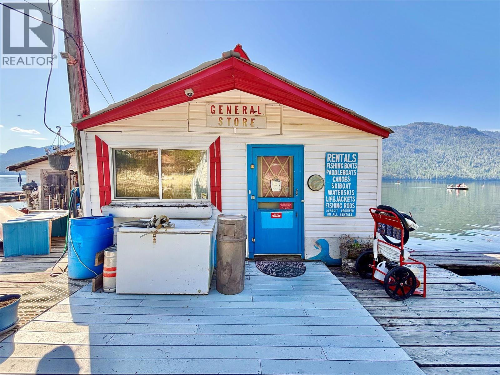 3614 Lumby Mabel Lake Road Property Photo 11