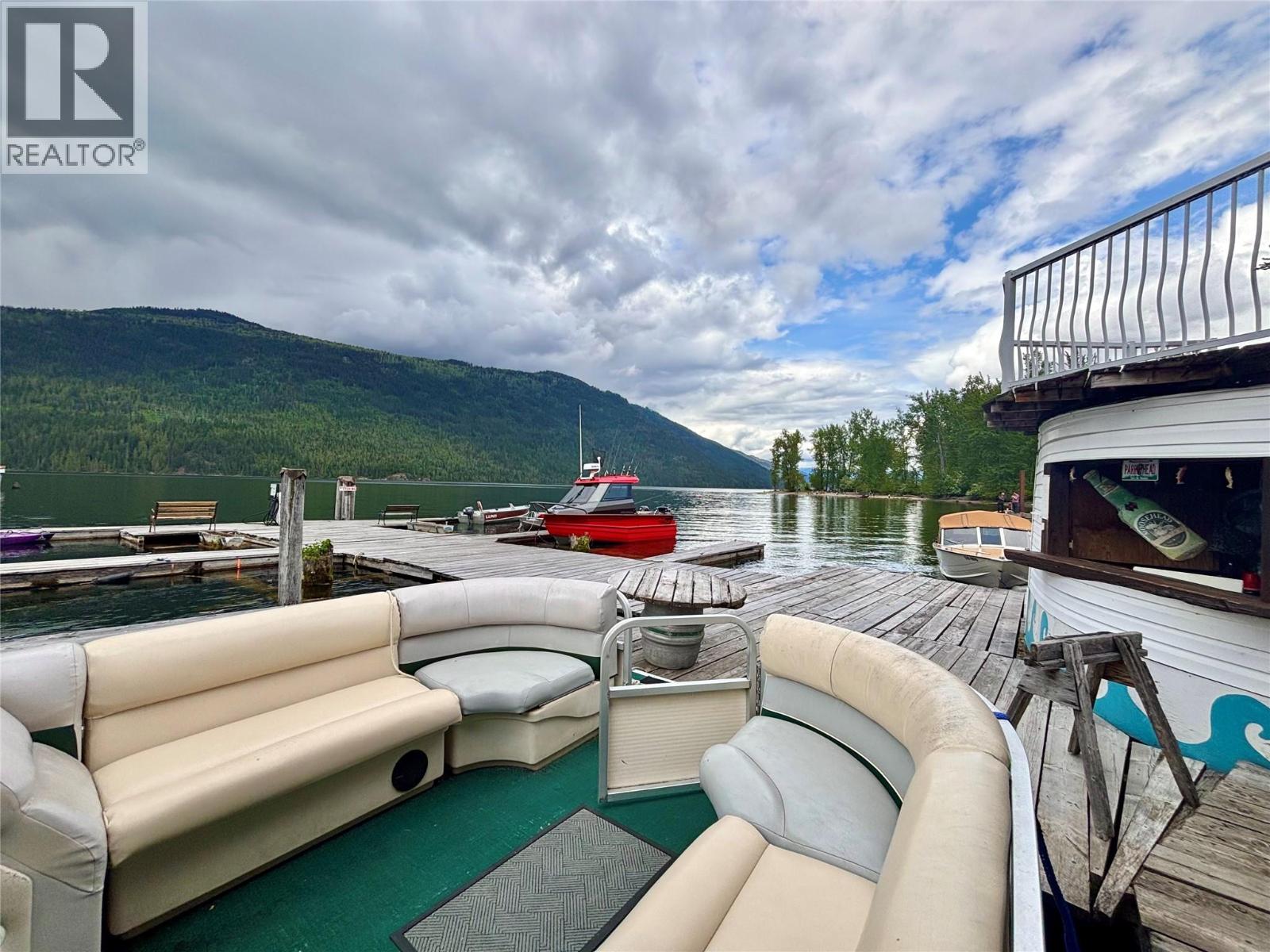 3614 Lumby Mabel Lake Road Property Photo 28